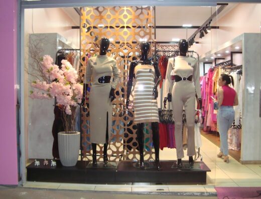 MENINA BUNITA MODA FEMININA
